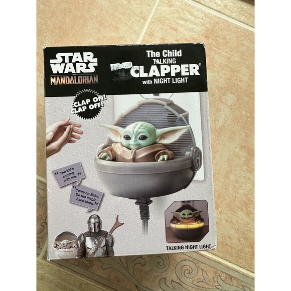 Baby Yoda Star Wars The Mandalorian Child Talking‎ Clapper w/Night Light Disney - Picture 1 of 9